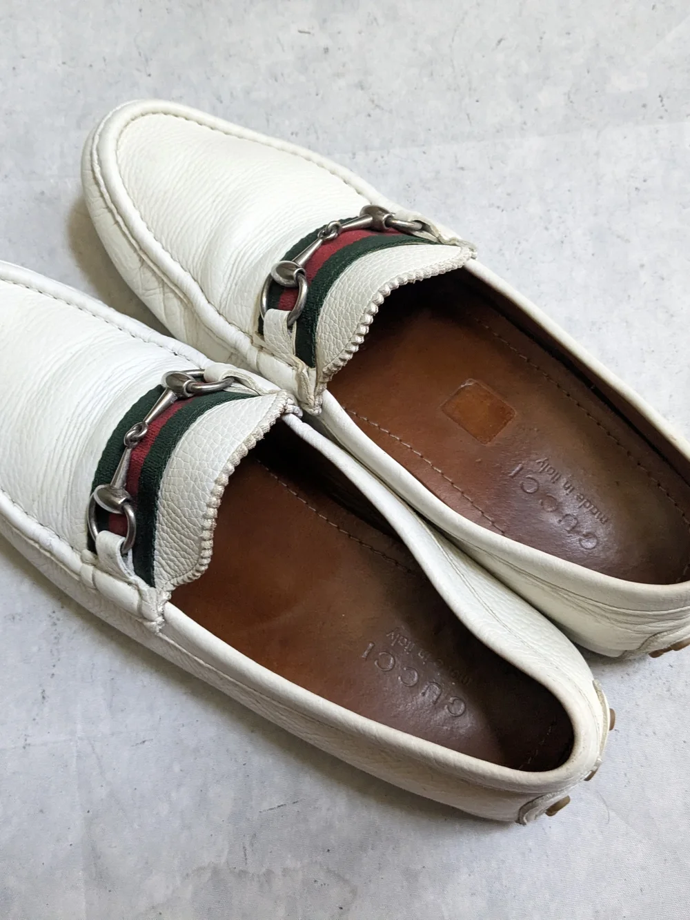Gucci Men’s White Leather Horsebit Loafers with Green-Red Web Drivine US 10.5
